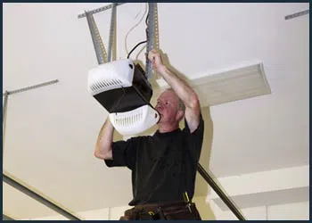 Garage Doors Store Repairs Mundelein, IL 224-315-8282 - cont-gdr-door-opener-08m